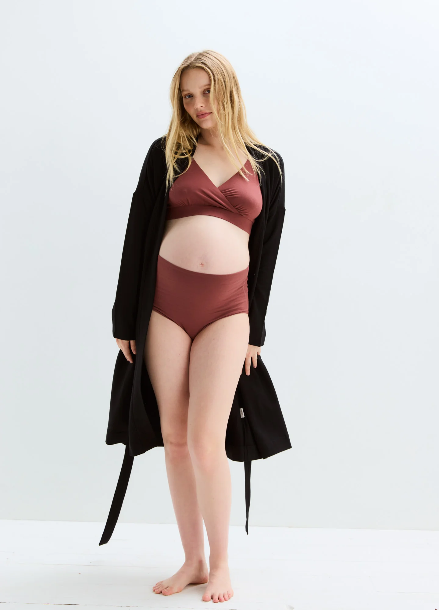 1042-the-dream-feedtm-nursing-and-sleep-bra-2.webp The Dream Feed™ Nursing And Sleep Bra