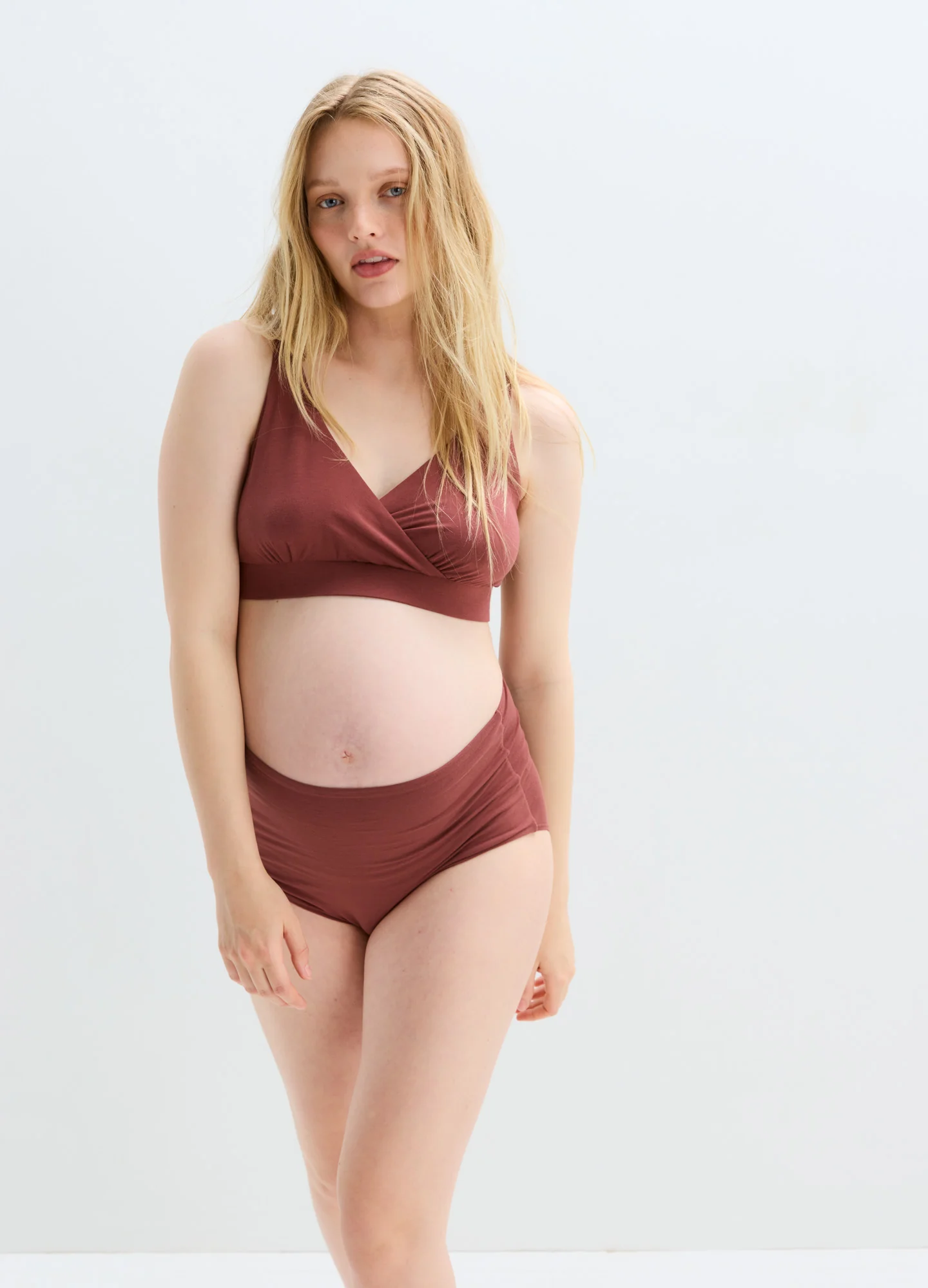 1042-the-dream-feedtm-nursing-and-sleep-bra-5.webp The Dream Feed™ Nursing And Sleep Bra