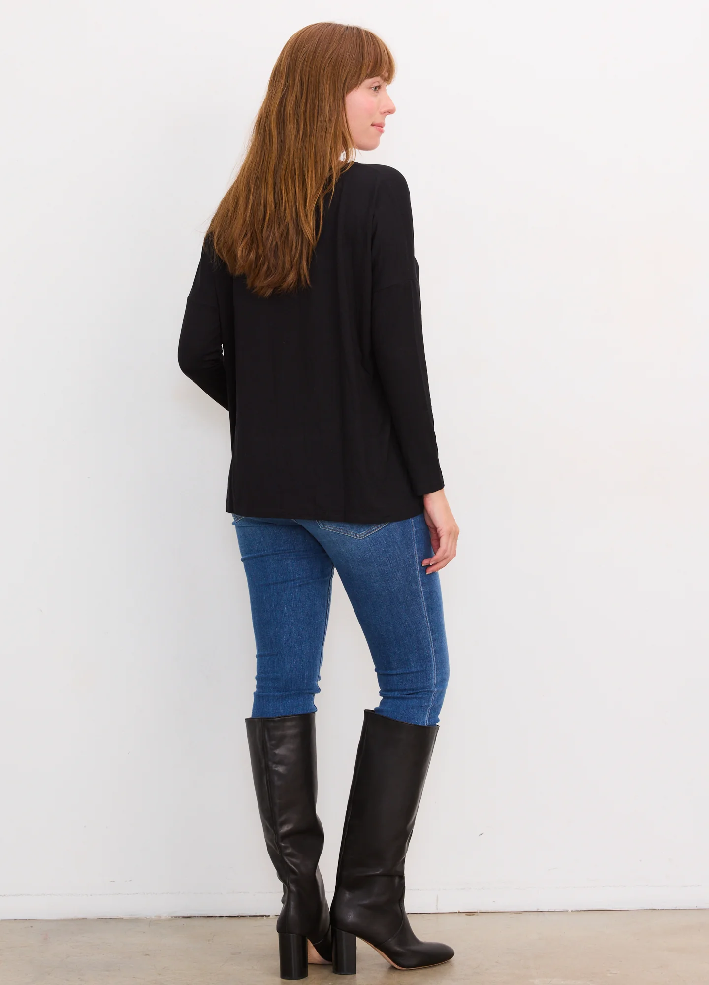 1091-black-0-black-0-variation-3.webp The Perfect Longsleeve Tee