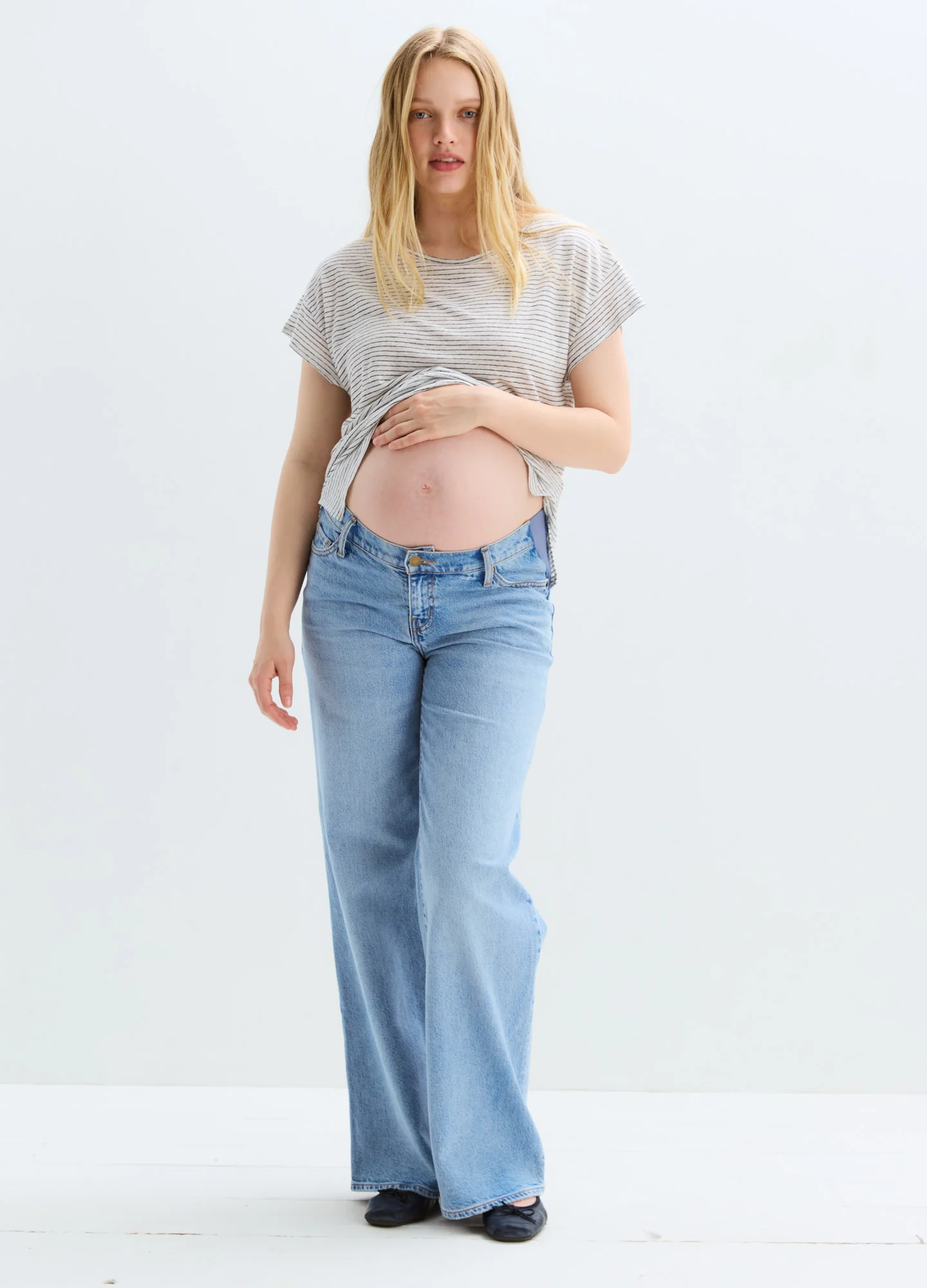 1096-the-relaxed-wide-leg-maternity-jean-1.webp The Relaxed Wide Leg Maternity Jean