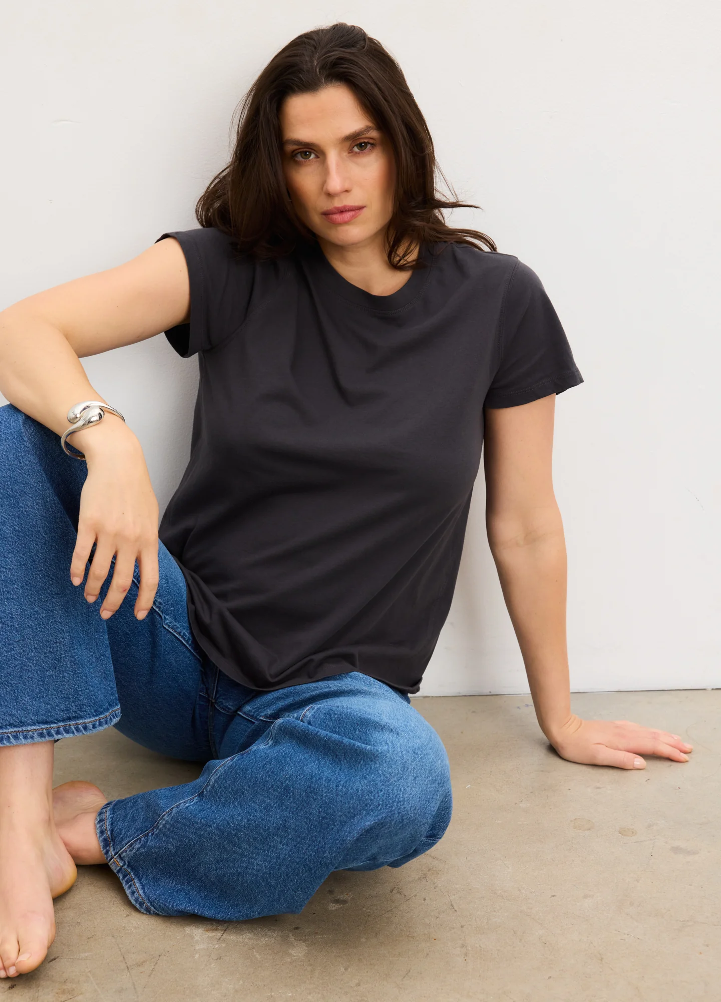 1161-the-washed-cotton-short-sleeve-crew-tshirt-4.webp The Washed Cotton Short Sleeve Crew Tshirt