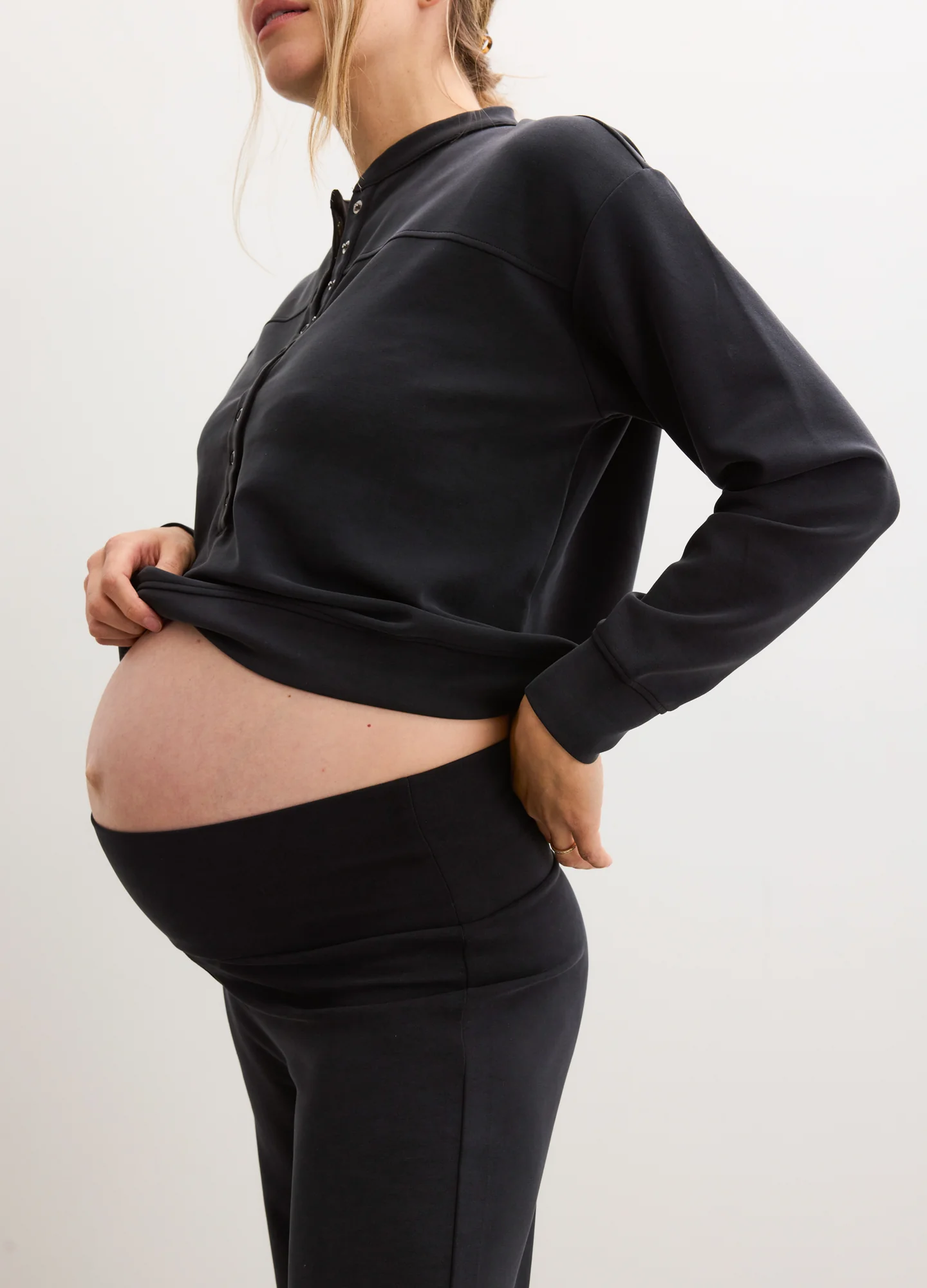 The Cloudease Travel Nursing Pullover