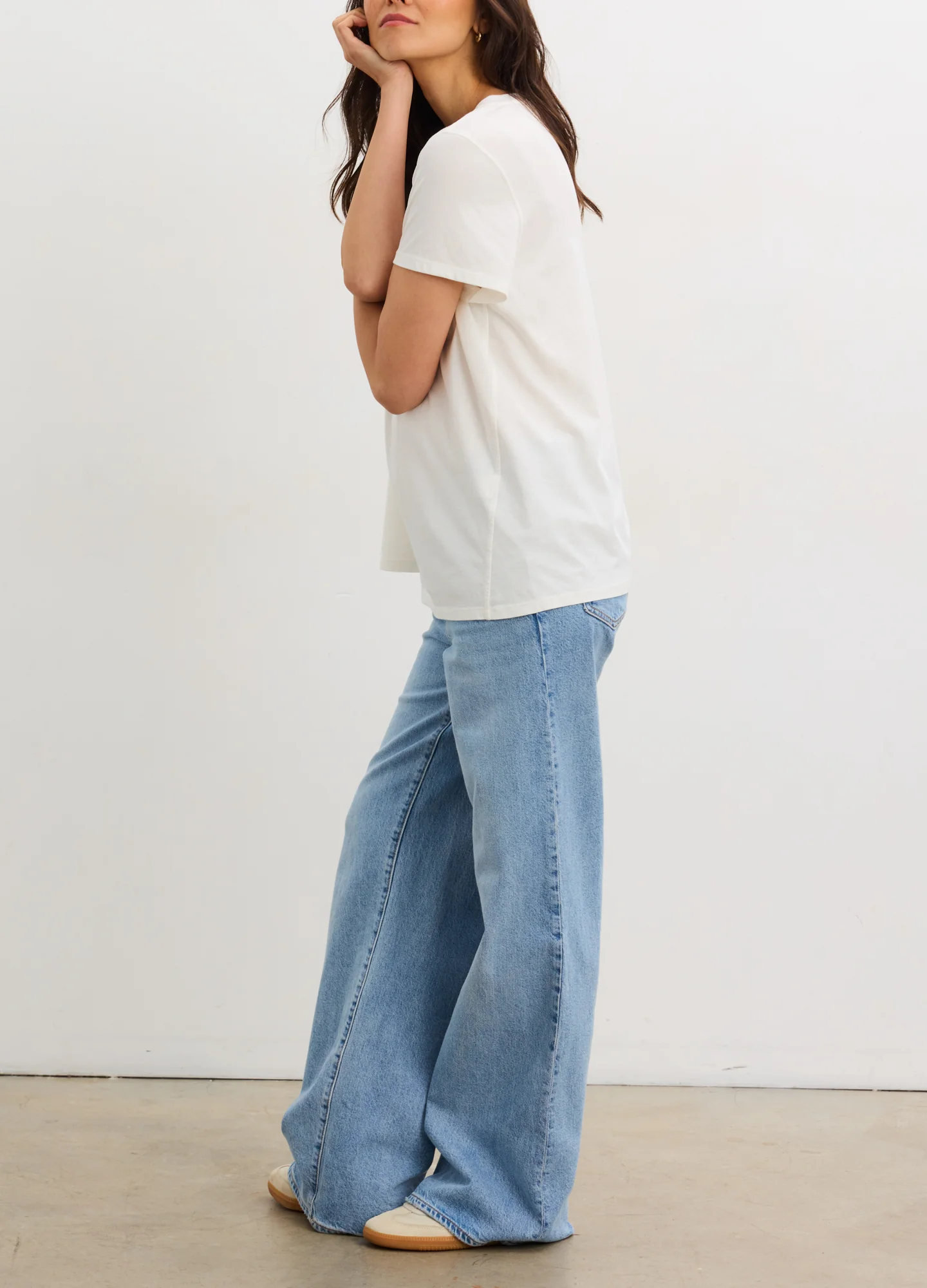 1221-the-washed-cotton-short-sleeve-crew-tshirt-3.webp The Washed Cotton Short Sleeve Crew Tshirt