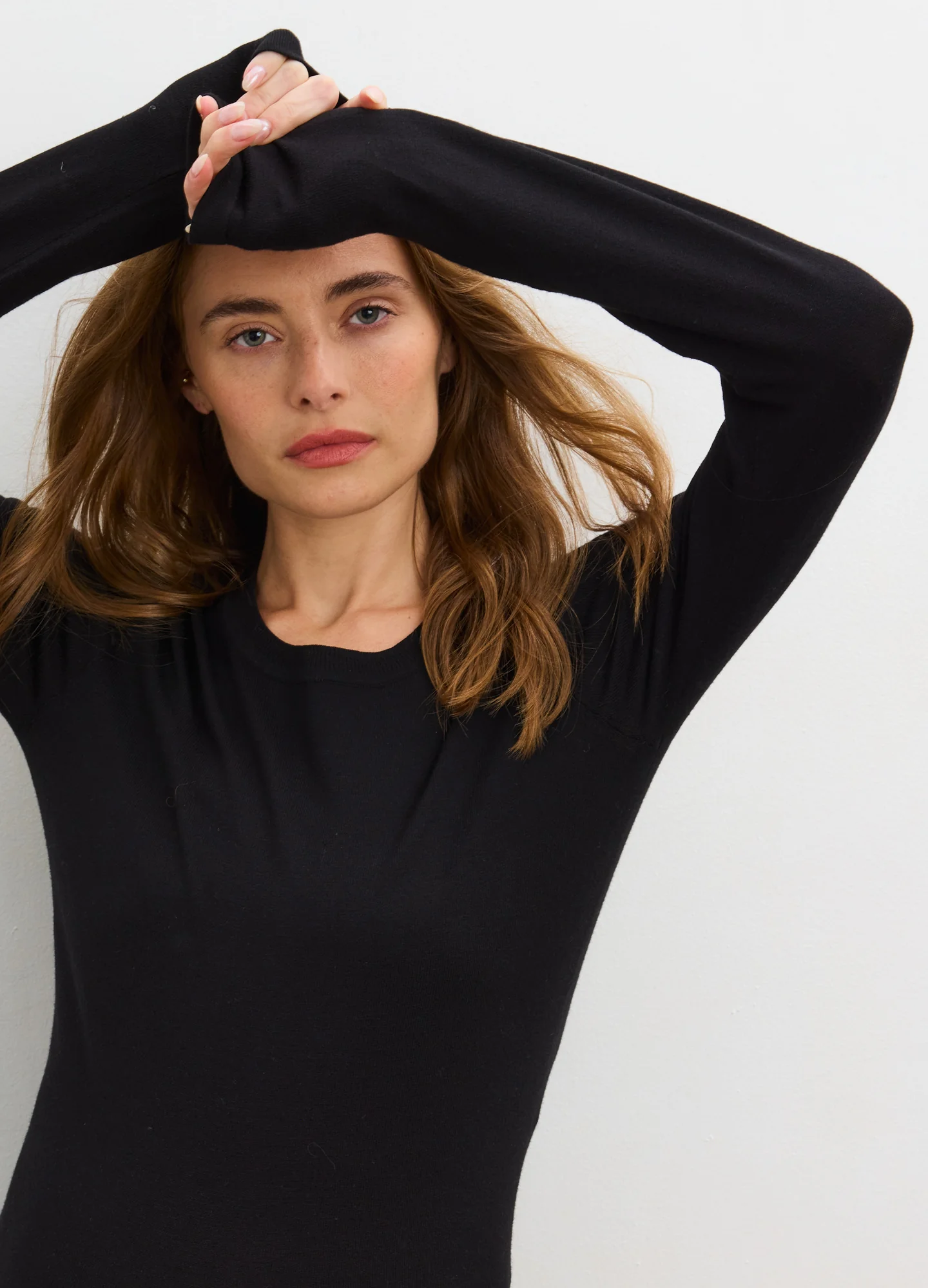 1372-the-softsculpt-knit-long-sleeve-tee-2.webp The Softsculpt Knit Long Sleeve Tee
