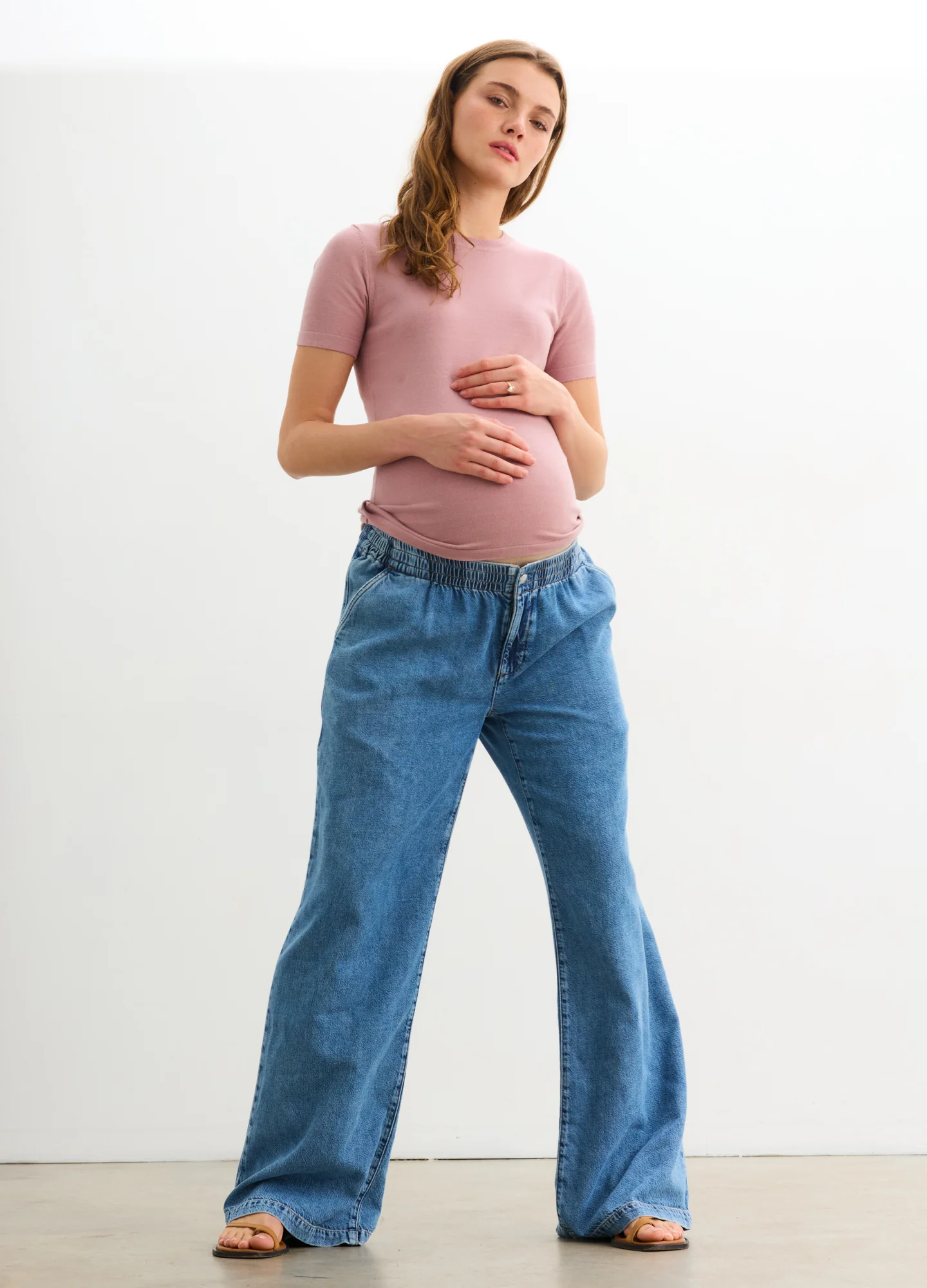 1384-the-softsculpt-knit-tee-5.webp The Softsculpt Knit Tee