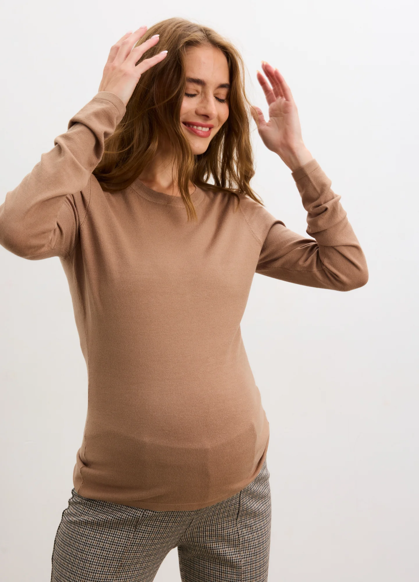 1396-the-softsculpt-knit-long-sleeve-tee-2.webp The Softsculpt Knit Long Sleeve Tee
