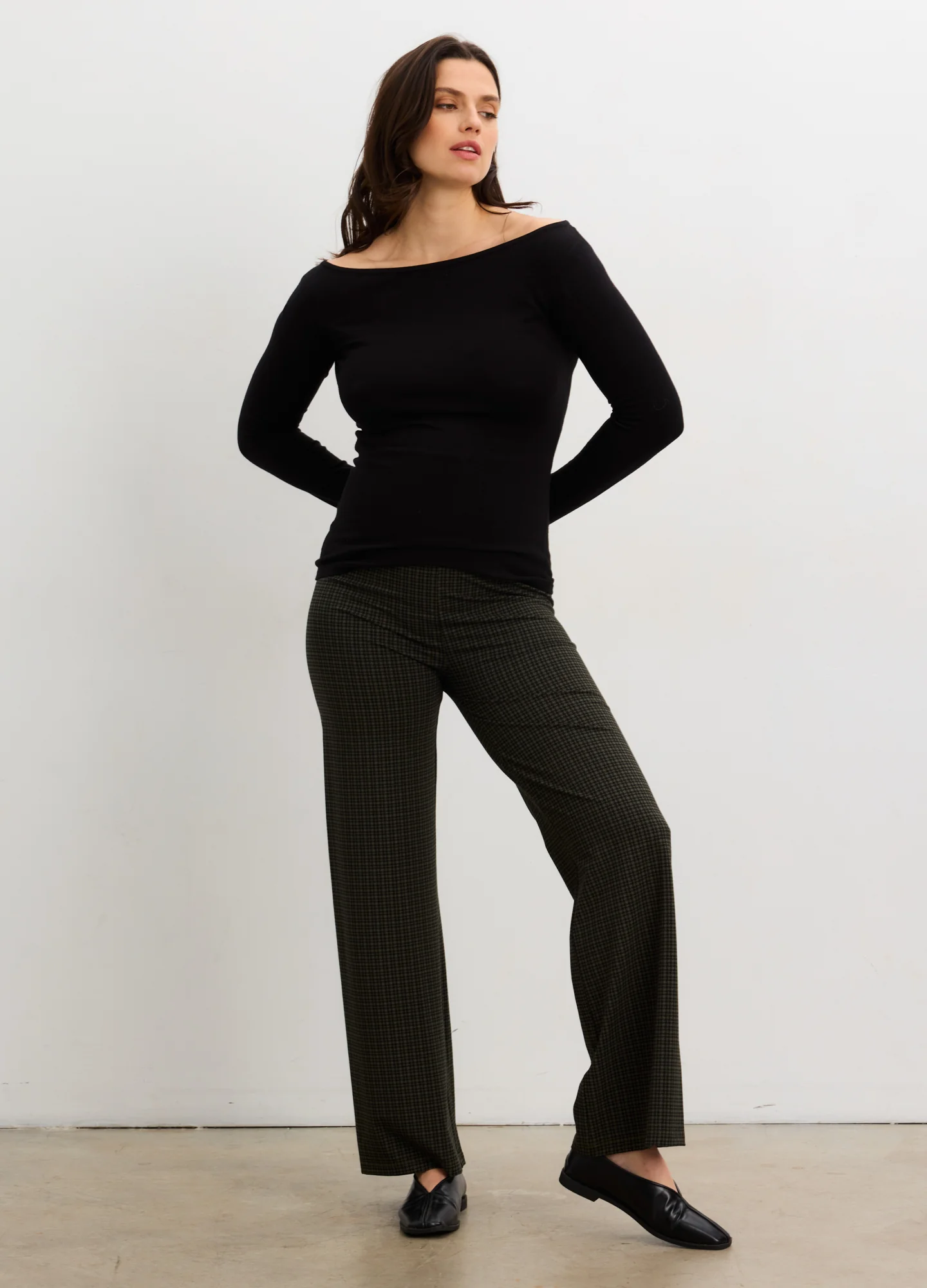 1402-the-softsculpt-show-off-top-3.webp The Softsculpt Show-off Top