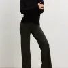 1402-the-softsculpt-show-off-top-4.webp The Softsculpt Show-off Top