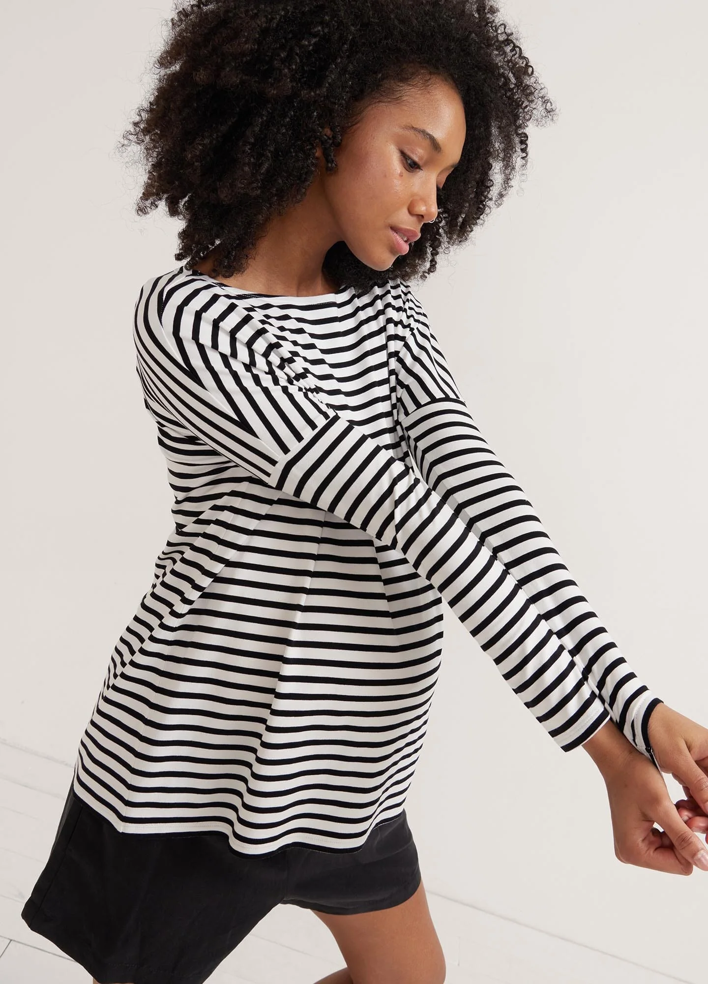 1639-the-perfect-longsleeve-tee-1.webp The Perfect Longsleeve Tee
