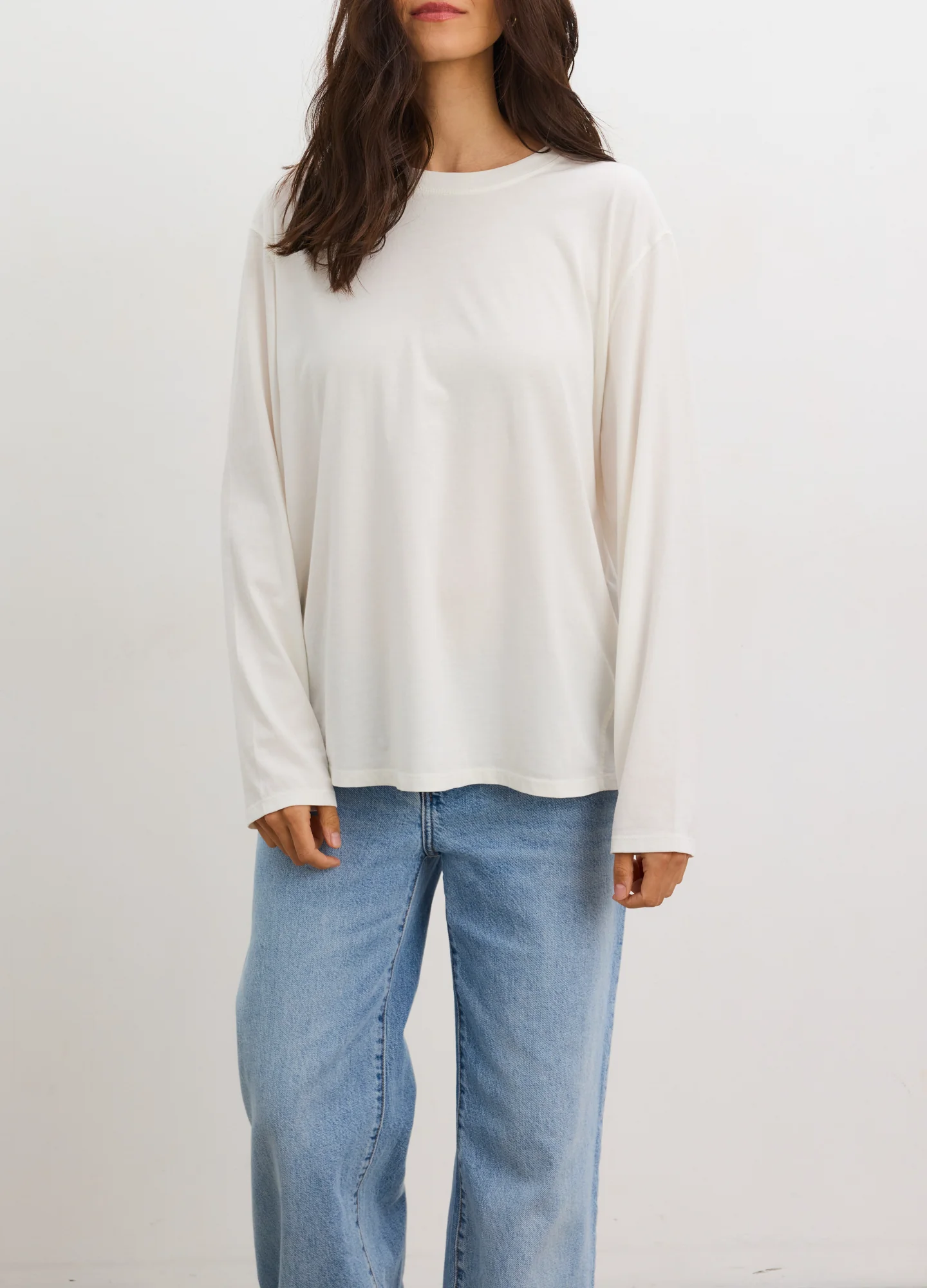 1717-the-washed-cotton-long-sleeve-tshirt-3.webp The Washed Cotton Long Sleeve Tshirt
