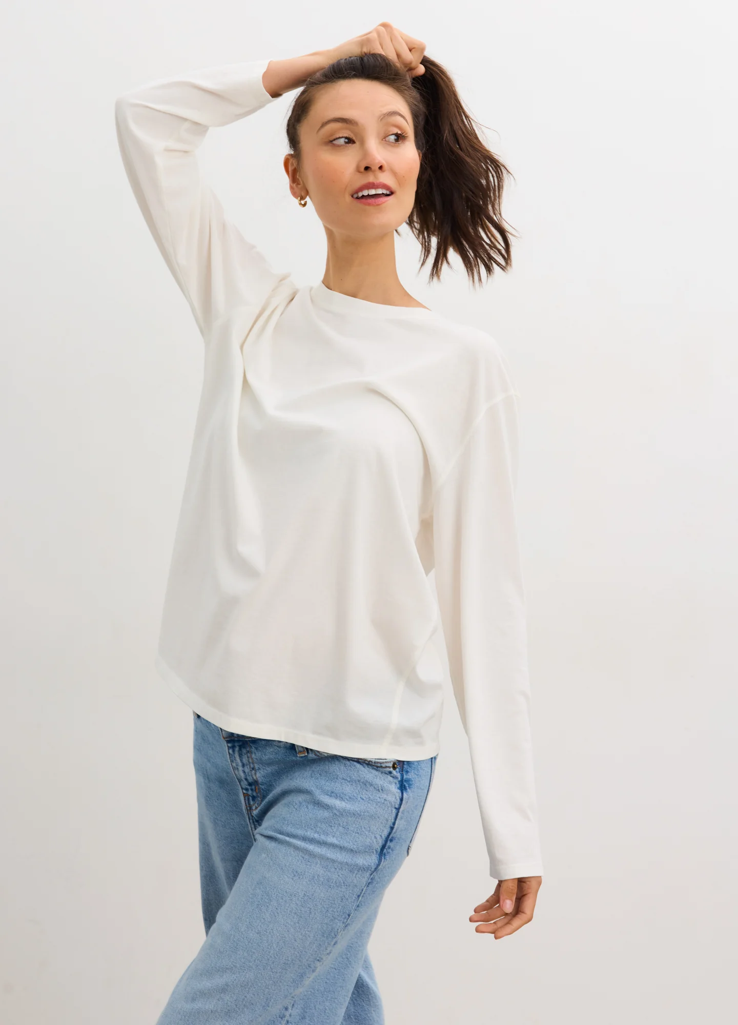 1717-the-washed-cotton-long-sleeve-tshirt-4.webp The Washed Cotton Long Sleeve Tshirt