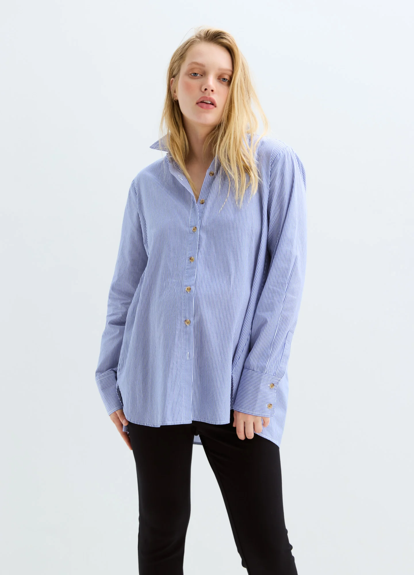 1945-the-classic-buttondown-1.webp The Classic Buttondown