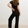 1995-the-softsculpt-knit-tee-4.webp The Softsculpt Knit Tee