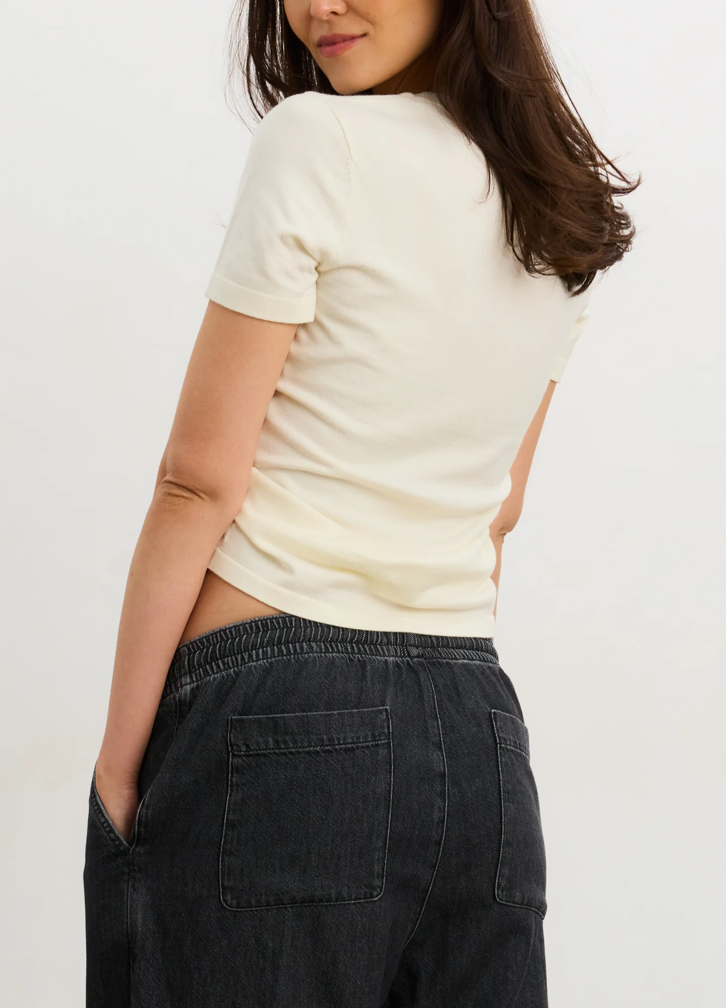 2036-the-softsculpt-knit-tee-4.webp The Softsculpt Knit Tee