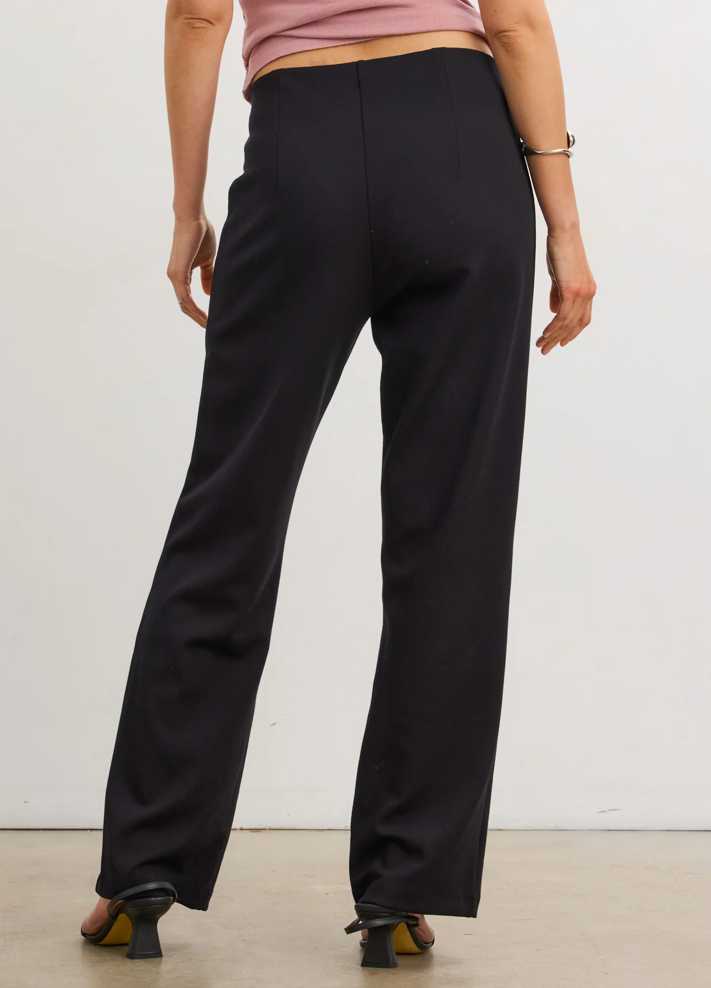 2258-the-seamed-stretch-straight-leg-work-pant-3.webp The Seamed Stretch Straight-Leg Work Pant
