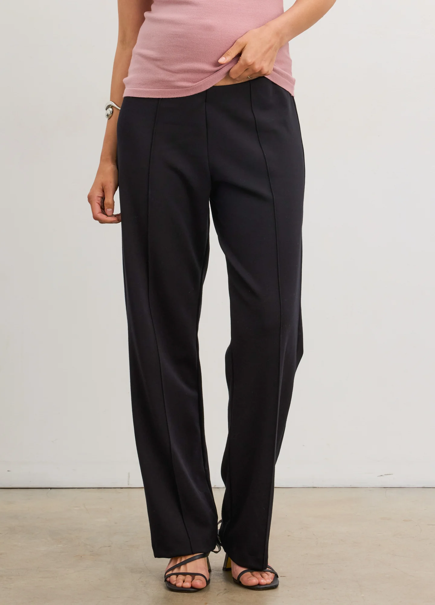 2258-the-seamed-stretch-straight-leg-work-pant-4.webp The Seamed Stretch Straight-Leg Work Pant