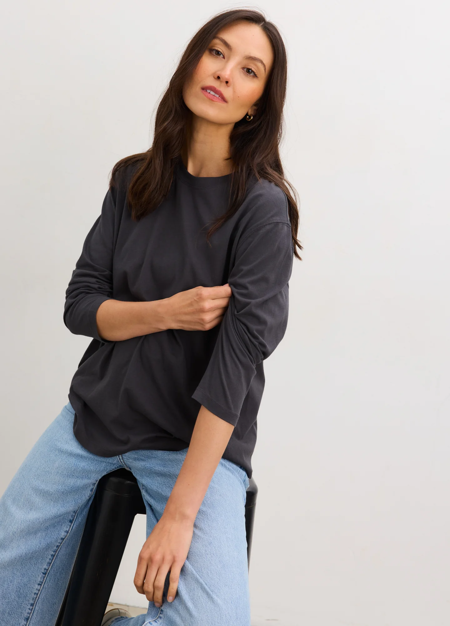 2283-washed-black-0-washed-black-0-variation-1.webp The Washed Cotton Long Sleeve Tshirt