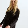 835-the-robe-2.webp The Robe