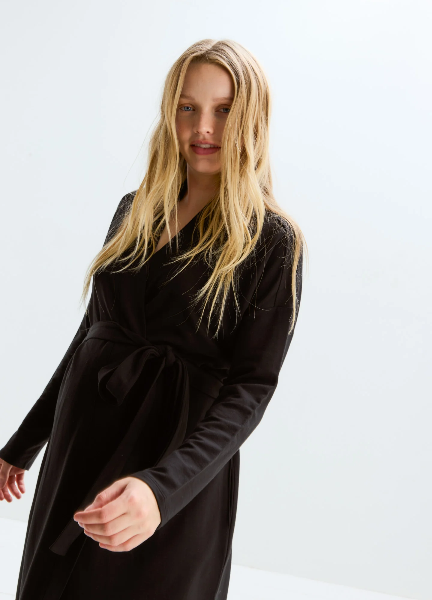 835-the-robe-2.webp The Robe