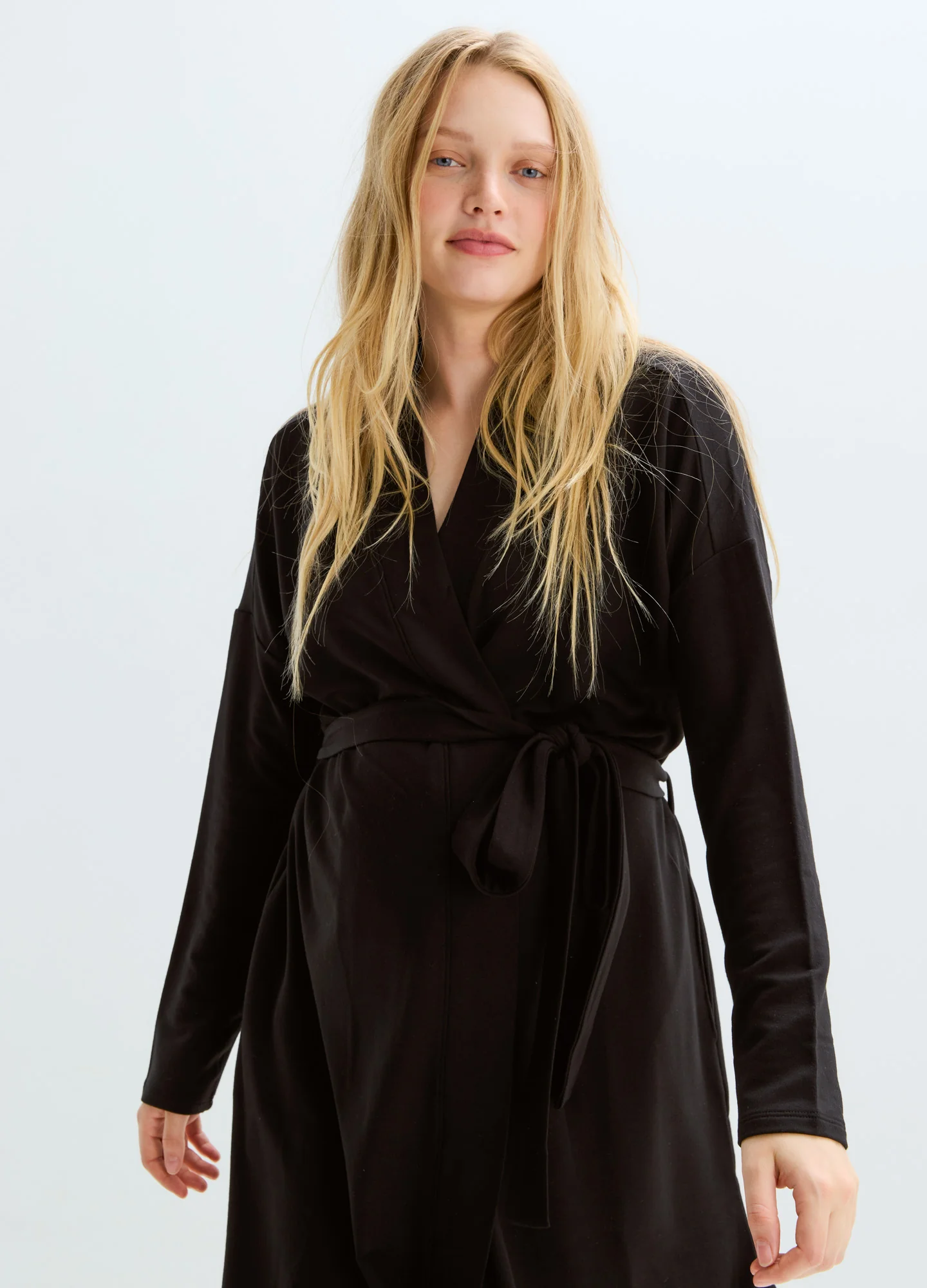 835-the-robe-3.webp The Robe