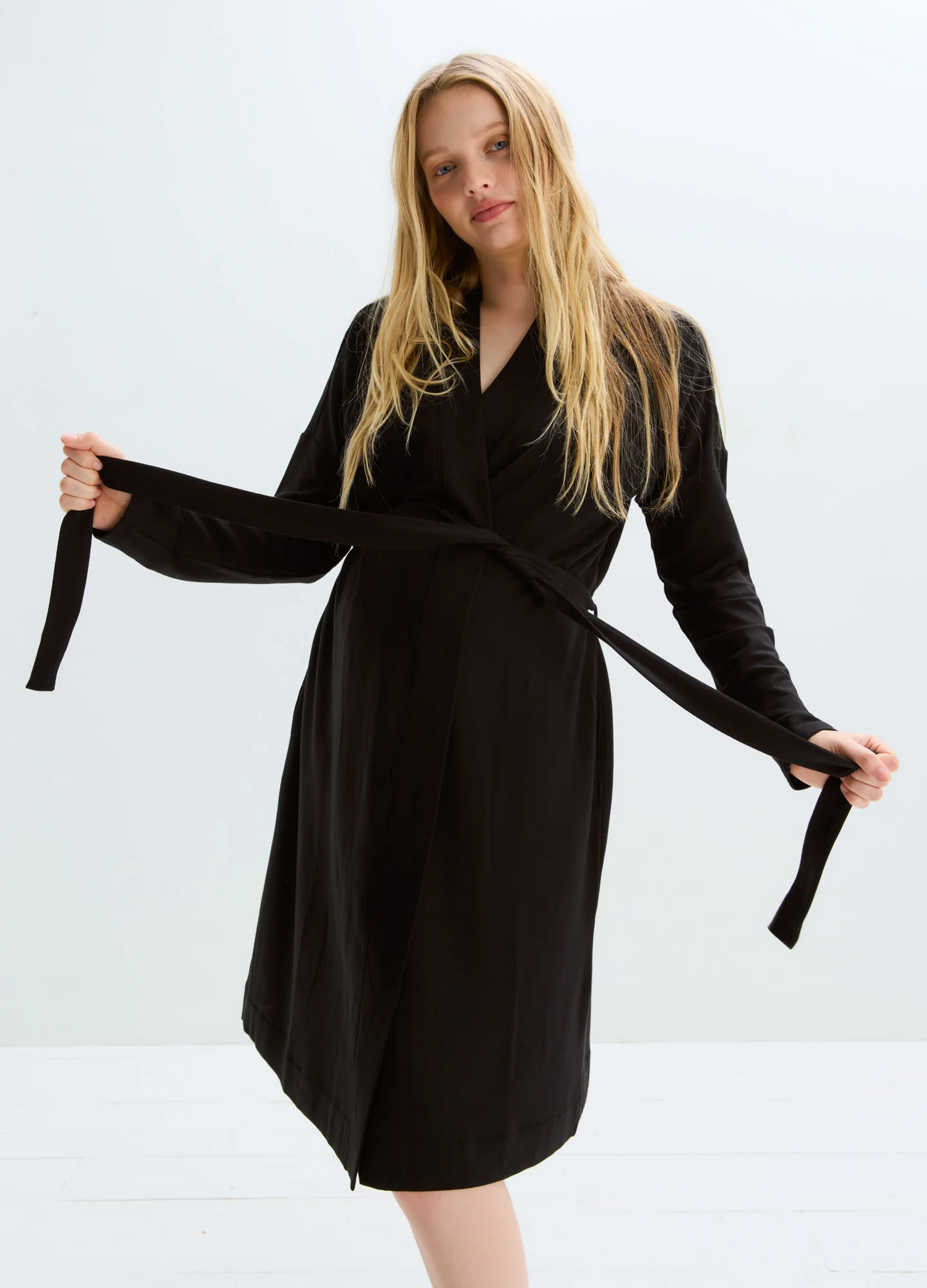 835-the-robe-5.webp The Robe